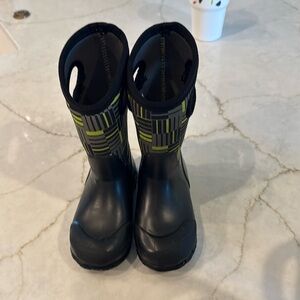Bogs toddler boy boots.